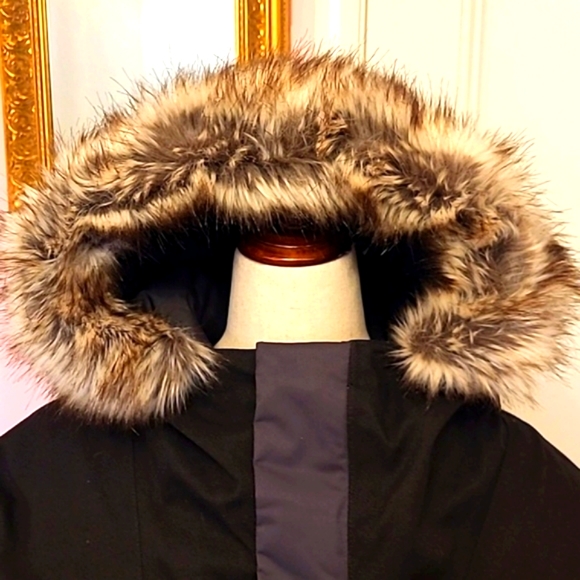 THE NORTH FACE grey McMurdo parka - Picture 5 of 11